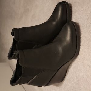 Sorel Wedge Boot Sz 9.5